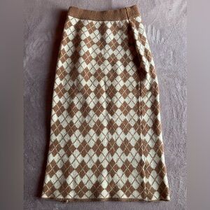 SHEIN Tan and Cream Knit Fabric